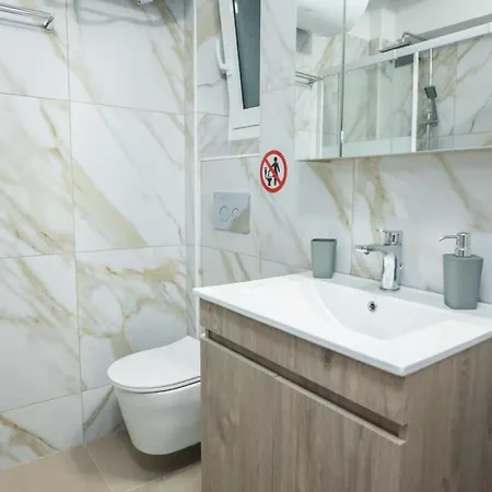 Apartment Charming Urban Oasis 1br Near Megaro Mousikis *