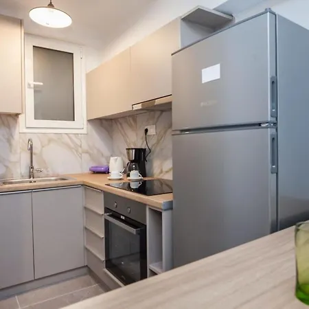 Charming Urban Oasis 1br Near Megaro Mousikis *