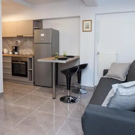 Charming Urban Oasis 1br Near Megaro Mousikis