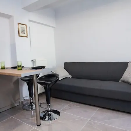 Charming Urban Oasis 1br Near Megaro Mousikis Lejlighed Athen