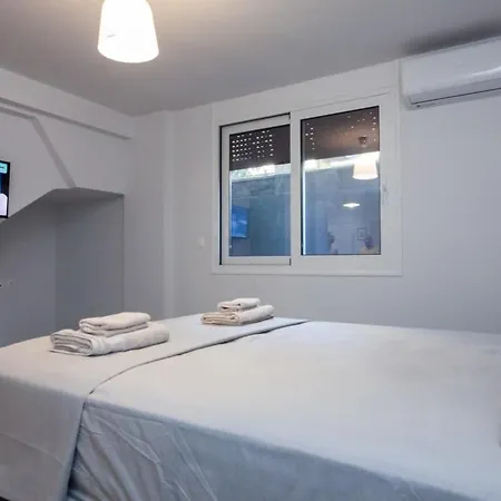 Charming Urban Oasis 1br Near Megaro Mousikis Athen