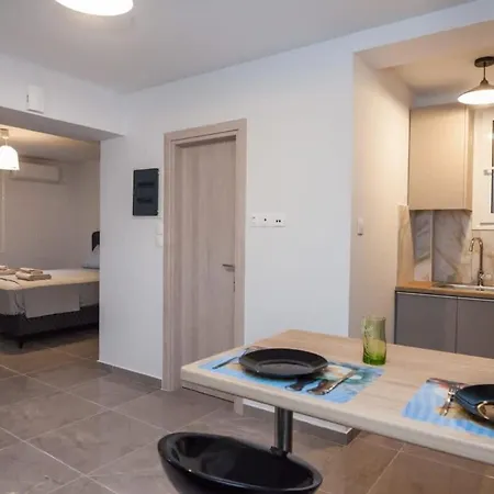 Charming Urban Oasis 1br Near Megaro Mousikis Lejlighed